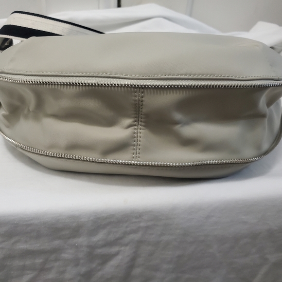 Calvin Klein Saddie Large Crossbody - Picture 5 of 10